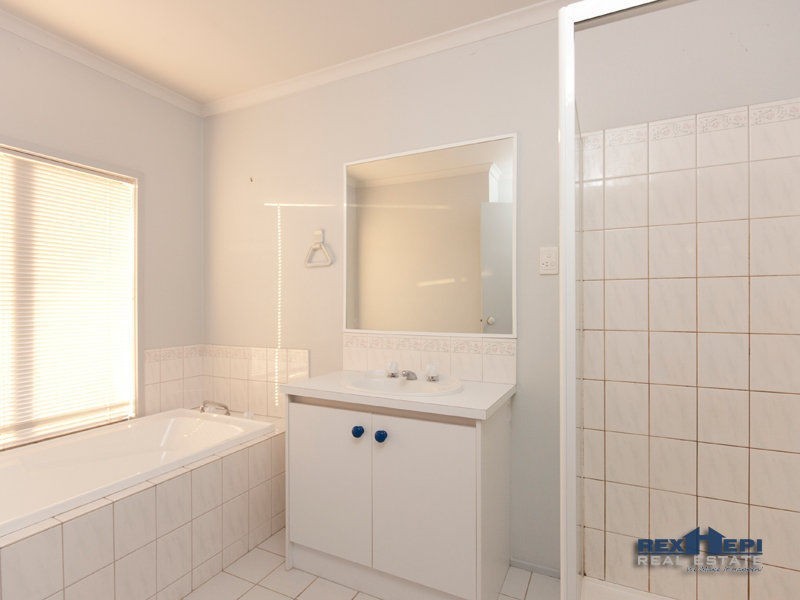 36 Lake View Drive, Narre Warren South VIC 3805