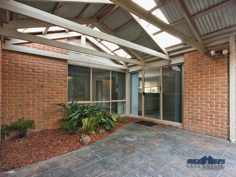 36 Lake View Drive, Narre Warren South VIC 3805
