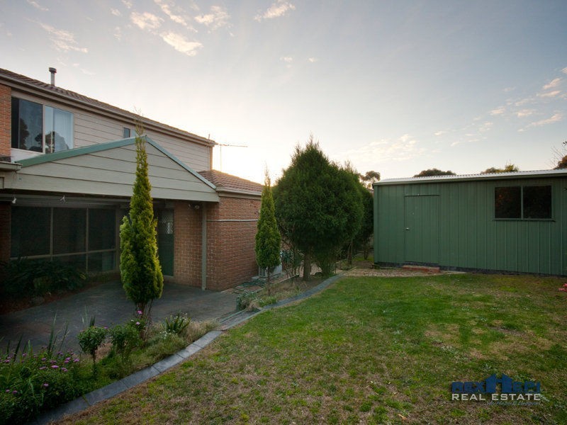 36 Lake View Drive, Narre Warren South VIC 3805
