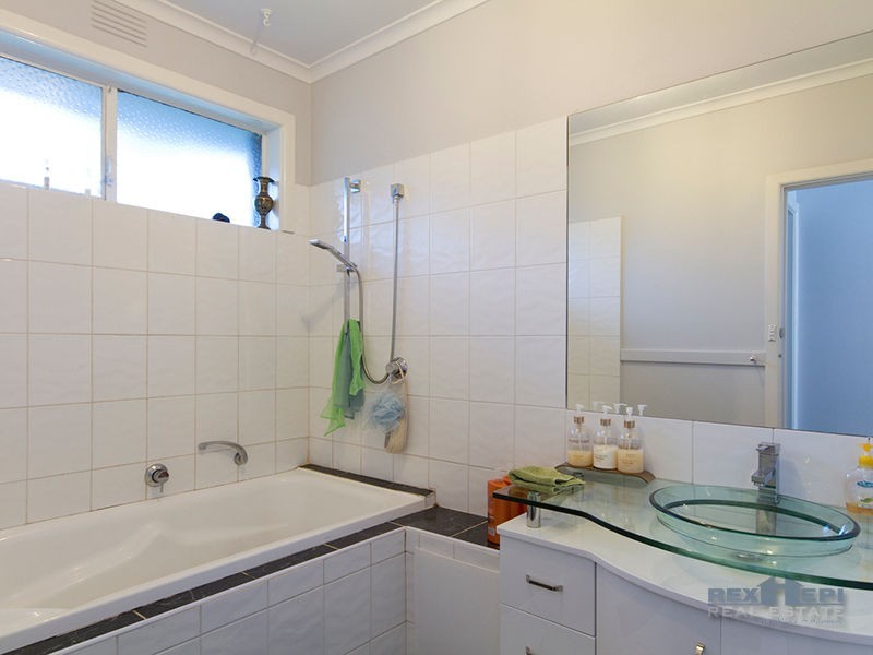 123 Holm Park Road, Beaconsfield VIC 3807