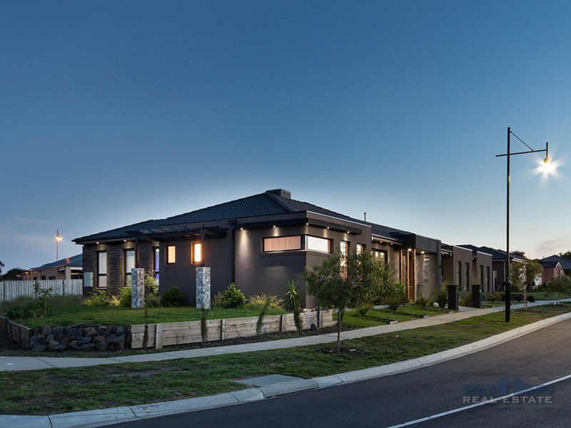 39 Everlasting Boulevard, Cranbourne West VIC 3977