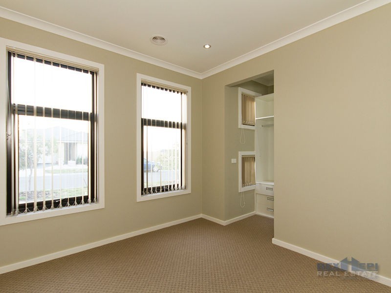 39 Everlasting Boulevard, Cranbourne West VIC 3977