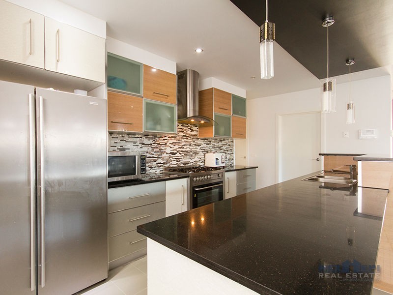 4 Rock Daisy Drive, Cranbourne West VIC 3977