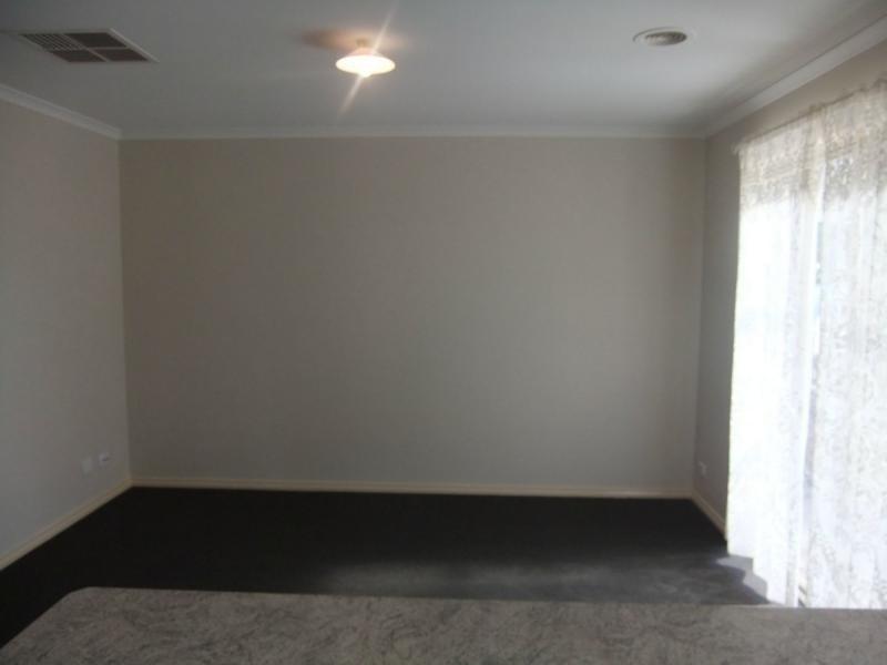 35 Bella Crescent, Hallam VIC 3803