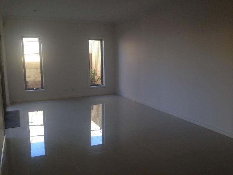 9/280 Pound Road, Hampton Park VIC 3976