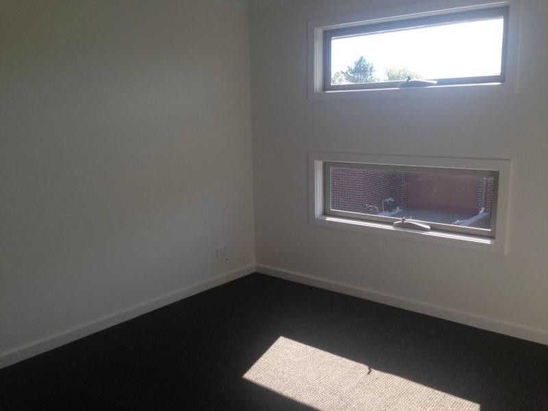 9/280 Pound Road, Hampton Park VIC 3976