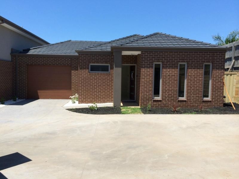 Unit 8/280 Pound Road, Hampton Park VIC 3976