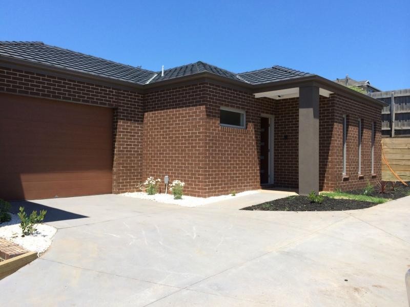 Unit 8/280 Pound Road, Hampton Park VIC 3976