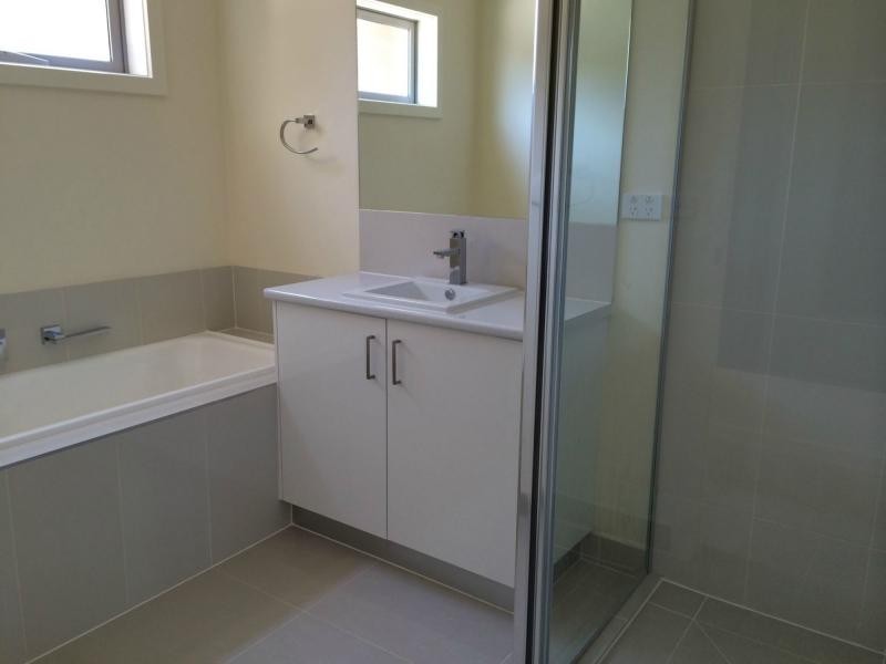 Unit 8/280 Pound Road, Hampton Park VIC 3976