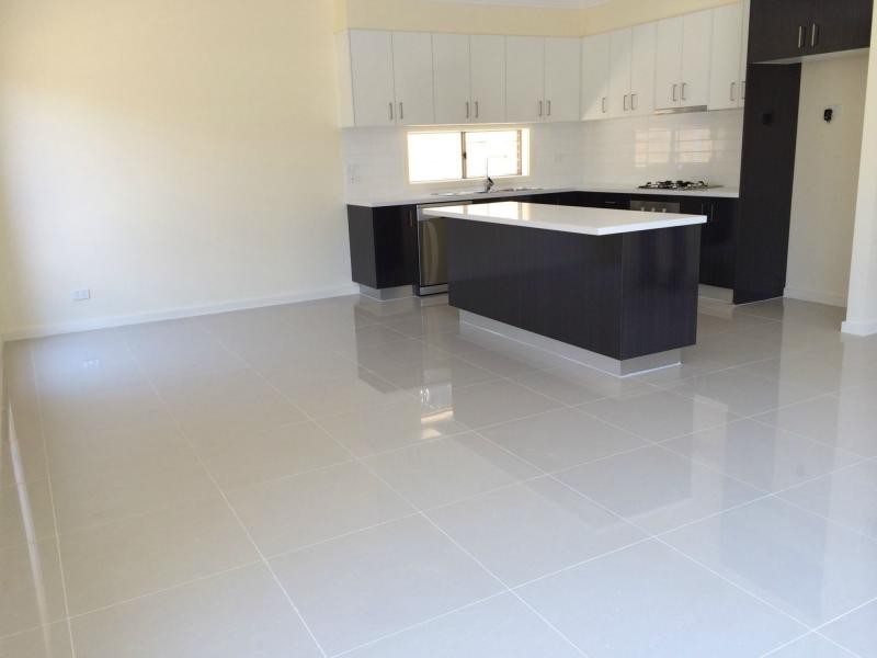 Unit 8/280 Pound Road, Hampton Park VIC 3976