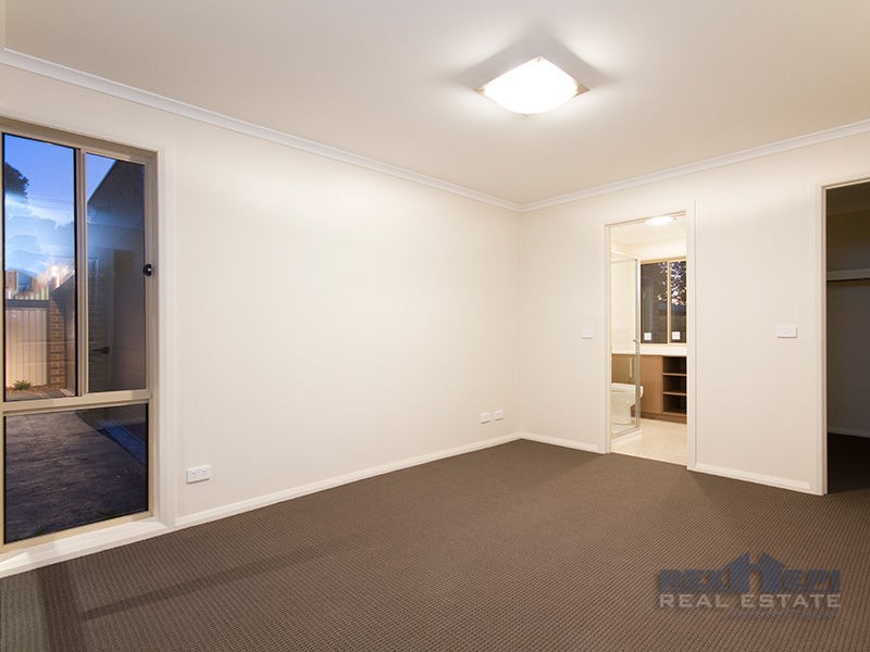 Unit 2/113 Clarendon Street, Cranbourne VIC 3977