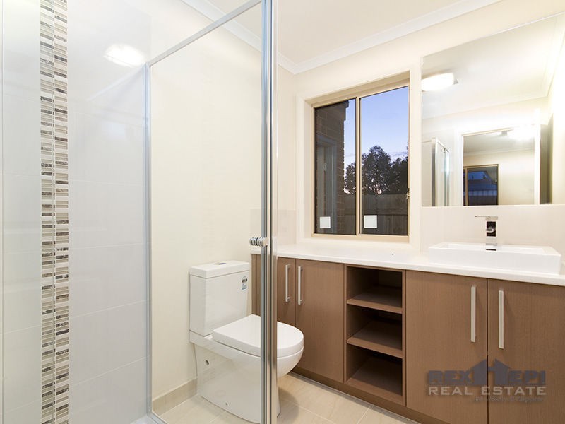 Unit 2/113 Clarendon Street, Cranbourne VIC 3977