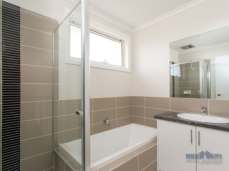 1/105 Springfield Drive, Narre Warren VIC 3805