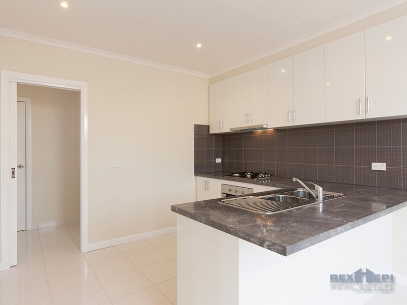 2/105 Springfield Drive, Narre Warren VIC 3805