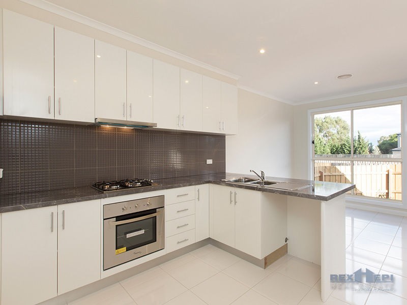 2/105 Springfield Drive, Narre Warren VIC 3805