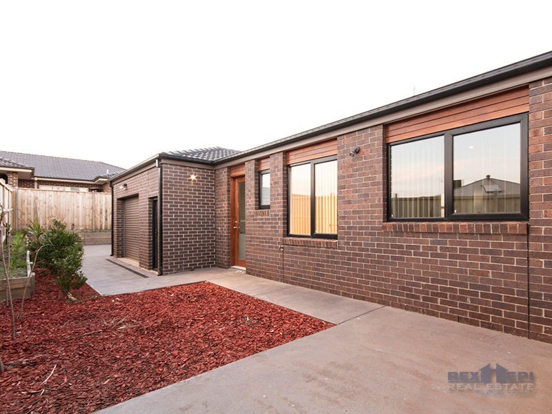39 Everlasting Boulevard, Cranbourne West VIC 3977