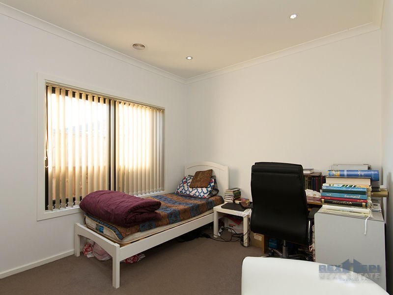 4 Rock Daisy Drive, Cranbourne West VIC 3977