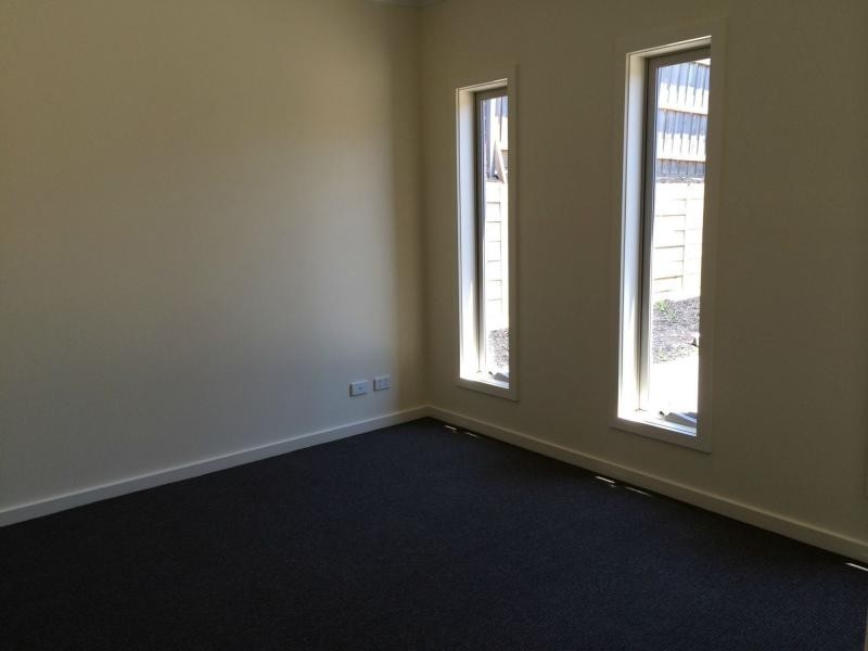 Unit 8/280 Pound Road, Hampton Park VIC 3976