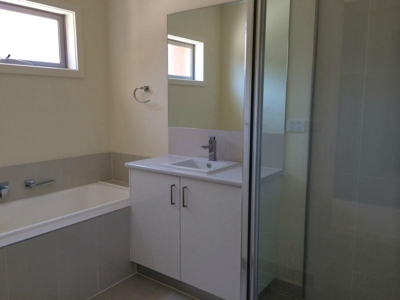 Unit 8/280 Pound Road, Hampton Park VIC 3976