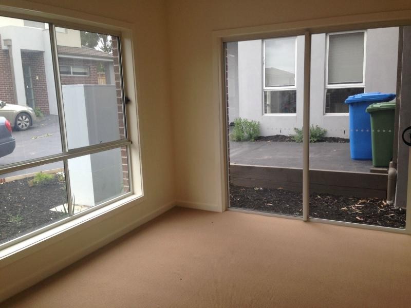 Unit 5/6-8 Innes Court, Berwick VIC 3806