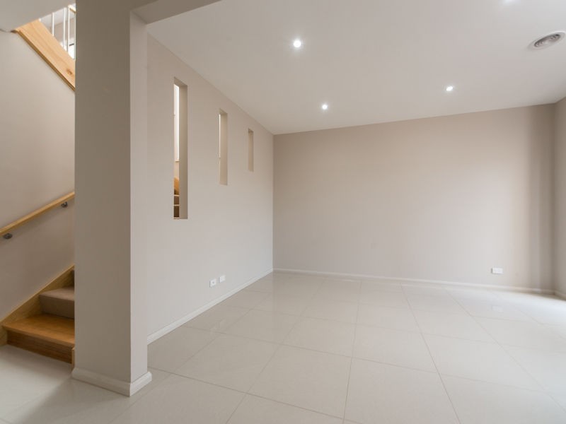 52 Linden Tree Way, Cranbourne North VIC 3977