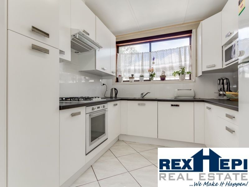 4 Sharpe Street, Cranbourne VIC 3977