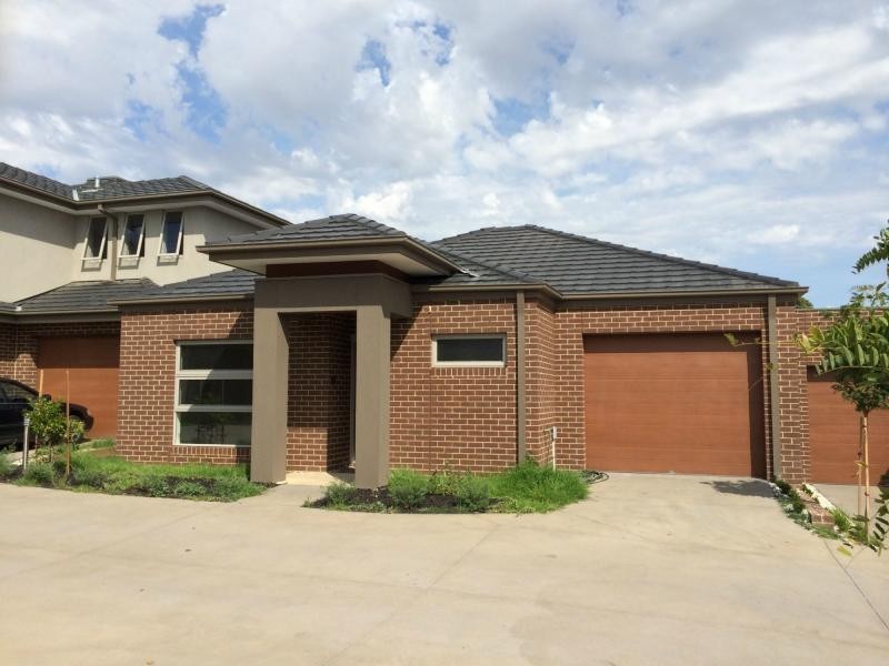Unit 2/280 Pound Road, Hampton Park VIC 3976