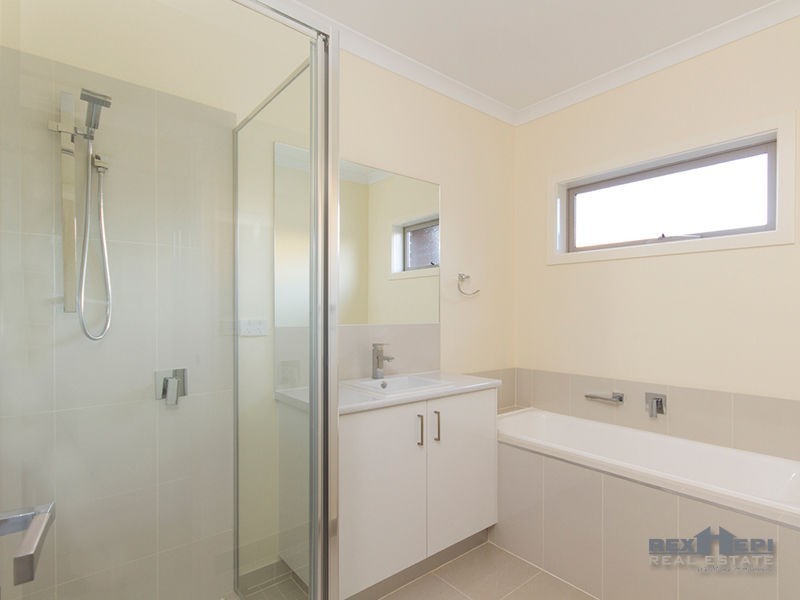 Unit 8/280 Pound Road, Hampton Park VIC 3976