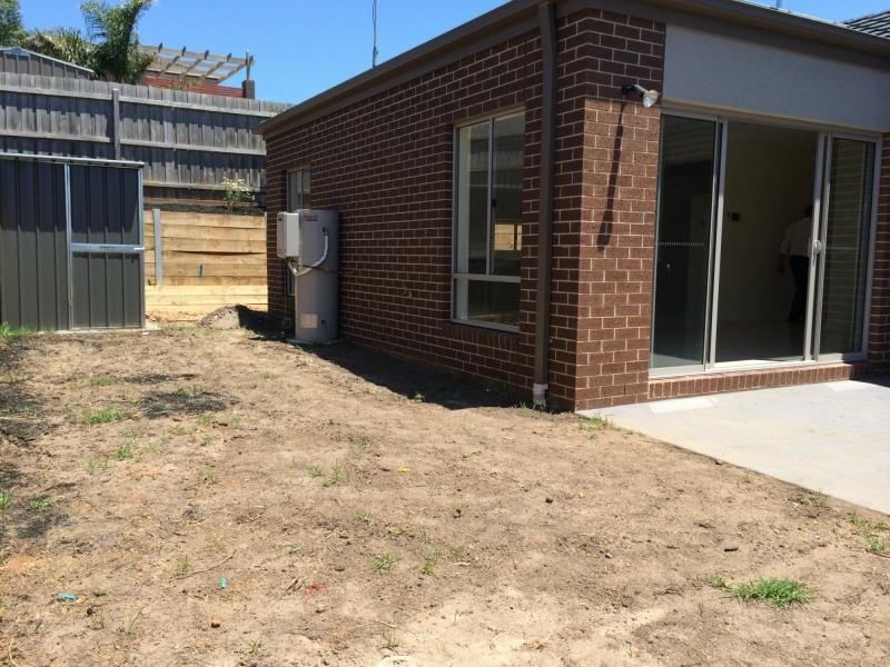 Unit 8/280 Pound Road, Hampton Park VIC 3976