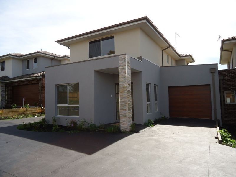 Unit 4/6-8 Innes Court, Berwick VIC 3806