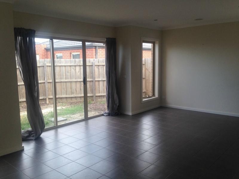 Unit 1/22 Immy Parade, Narre Warren VIC 3805