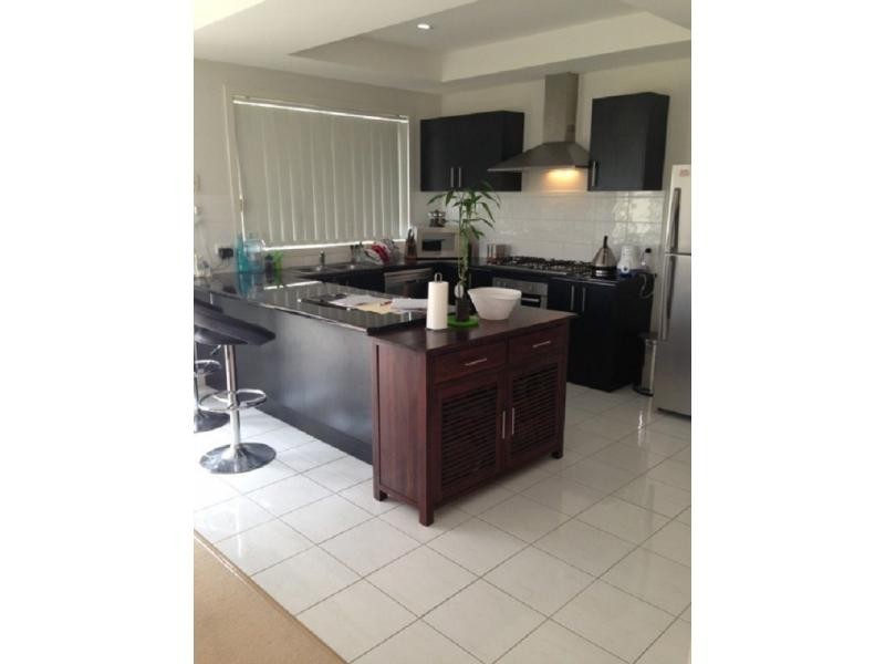 18 Kirwan Drive, Cranbourne East VIC 3977