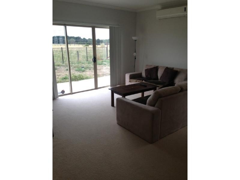 18 Kirwan Drive, Cranbourne East VIC 3977