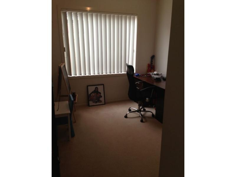 18 Kirwan Drive, Cranbourne East VIC 3977