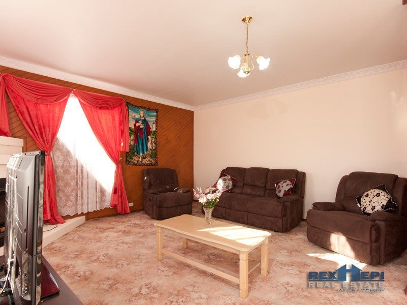 33 Kilberry Crescent, Hallam VIC 3803