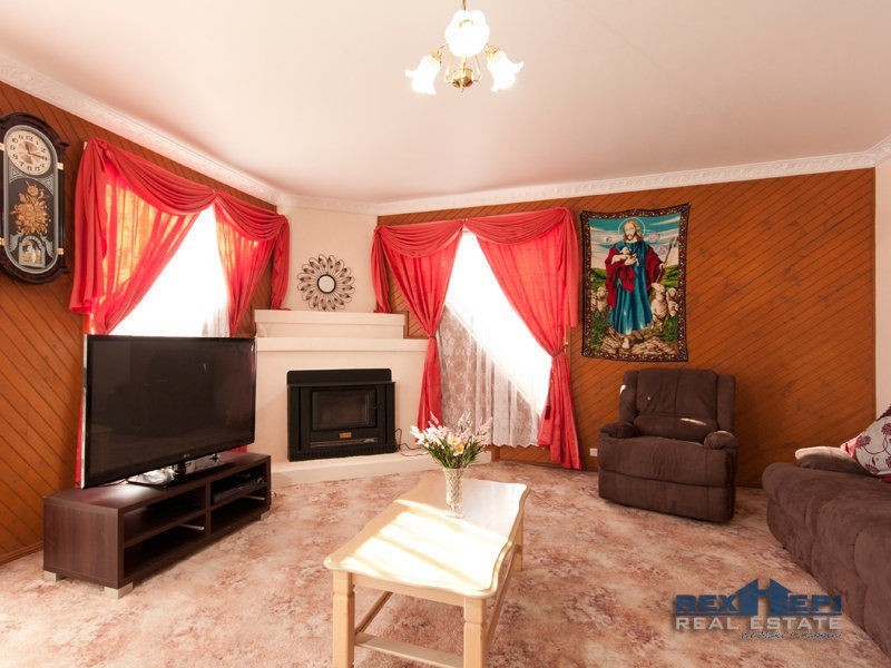 33 Kilberry Crescent, Hallam VIC 3803