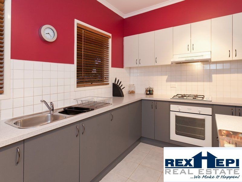 8 Gellibrand Court, Berwick VIC 3806