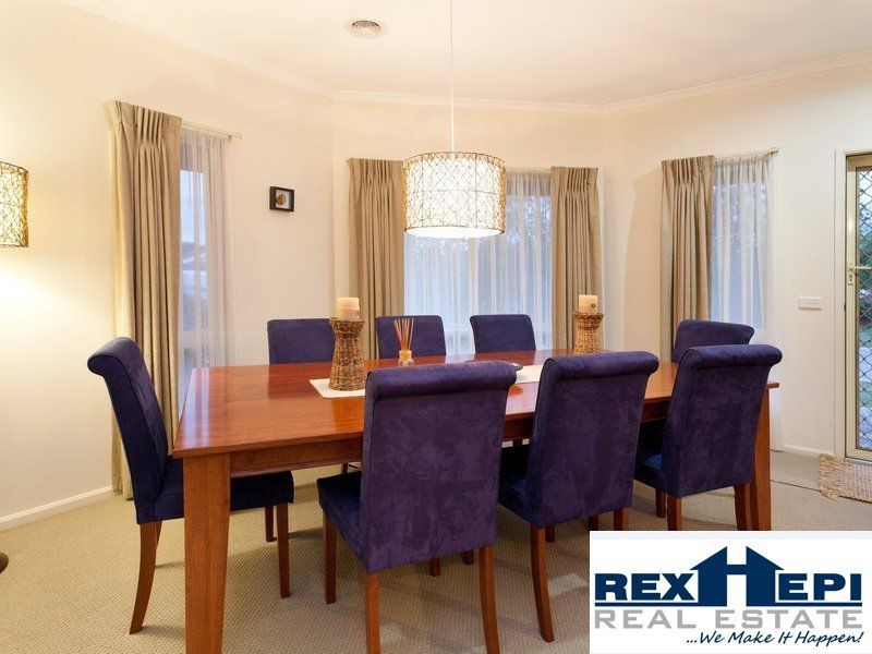 8 Gellibrand Court, Berwick VIC 3806