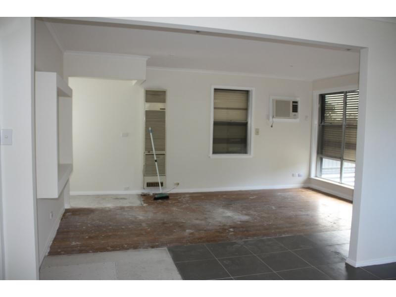 Unit 1/12 Conferta Crescent, Doveton VIC 3177