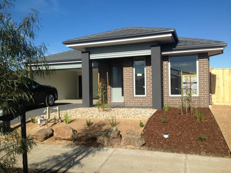 19 City Vista Circuit, Cranbourne West VIC 3977