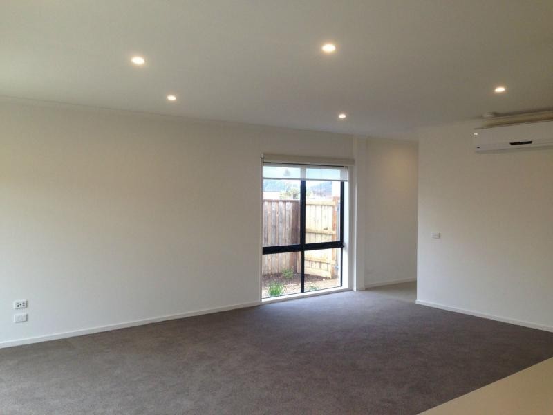 14 Officedale Road, Officer VIC 3809