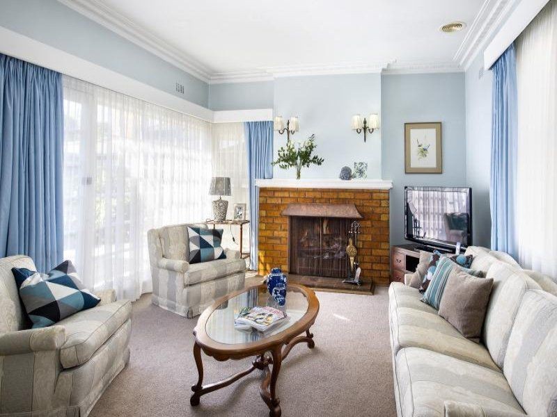 2 Dixon Grove, Blackburn VIC 3130