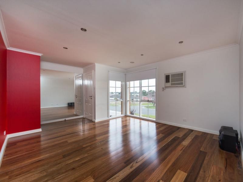 1 Lauren Drive, Hampton Park VIC 3976