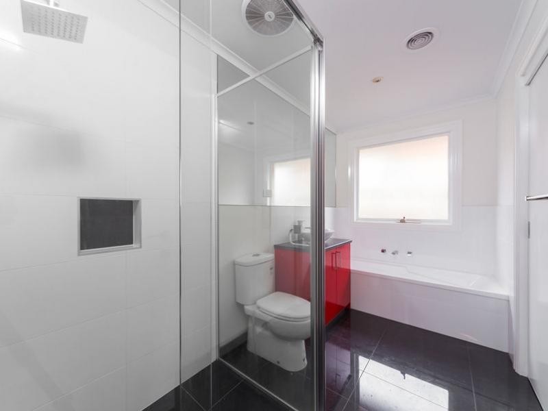 1 Lauren Drive, Hampton Park VIC 3976