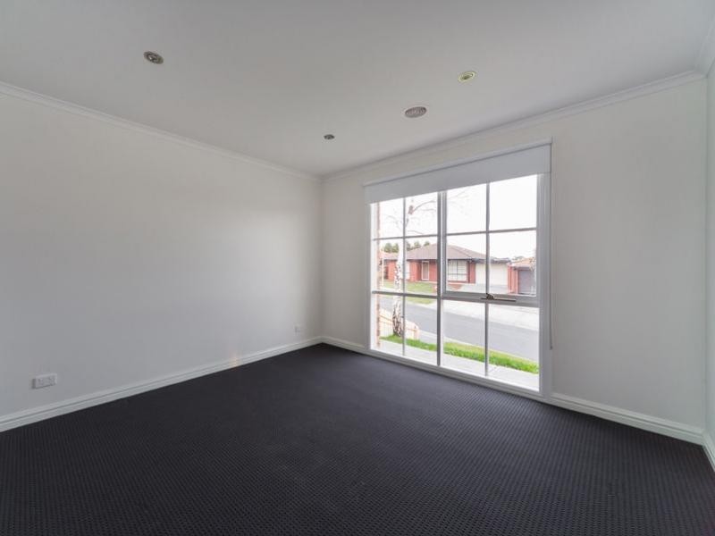 1 Lauren Drive, Hampton Park VIC 3976