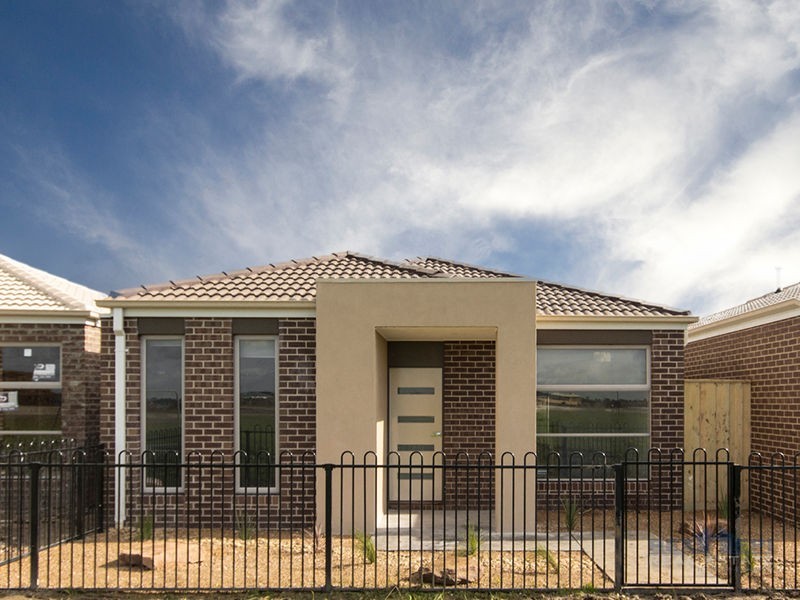 5 Coberley Way, Cranbourne North VIC 3977