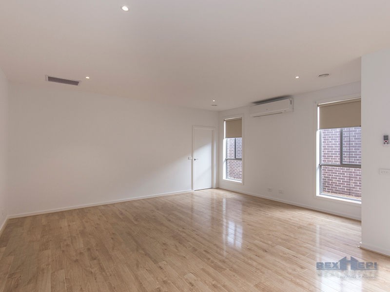 5 Coberley Way, Cranbourne North VIC 3977