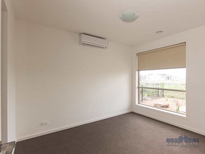 5 Coberley Way, Cranbourne North VIC 3977