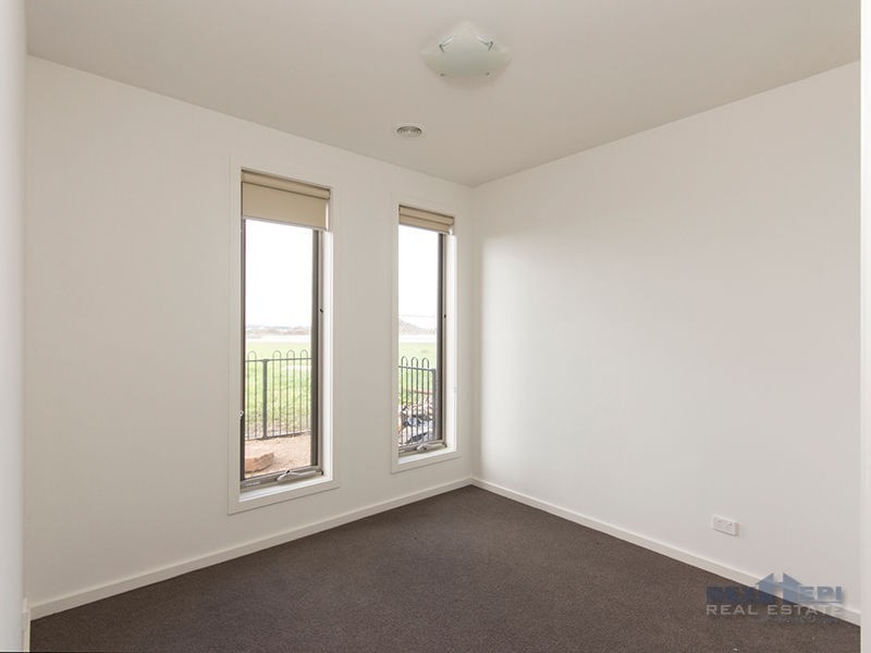 5 Coberley Way, Cranbourne North VIC 3977