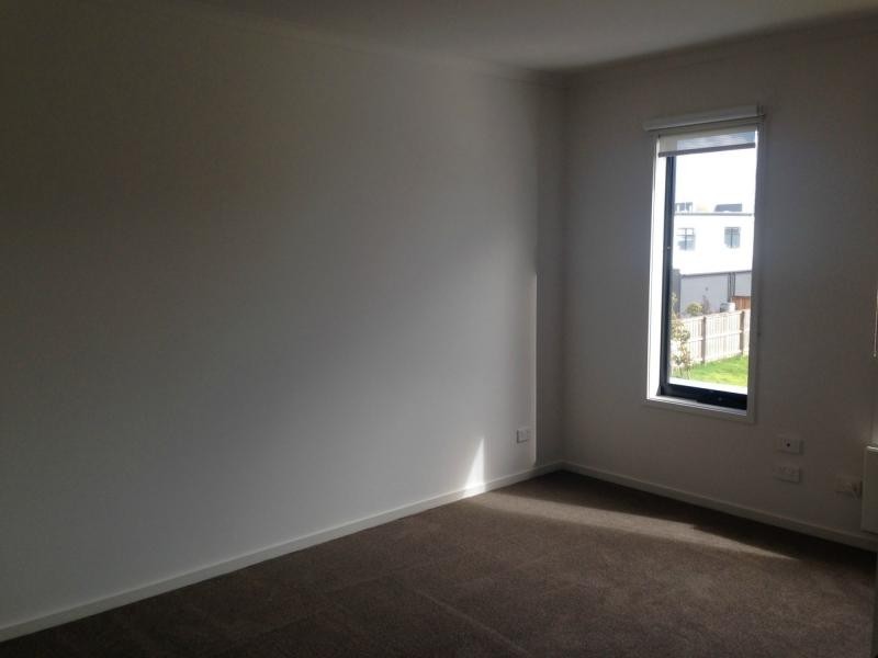 14 Officedale Road, Officer VIC 3809